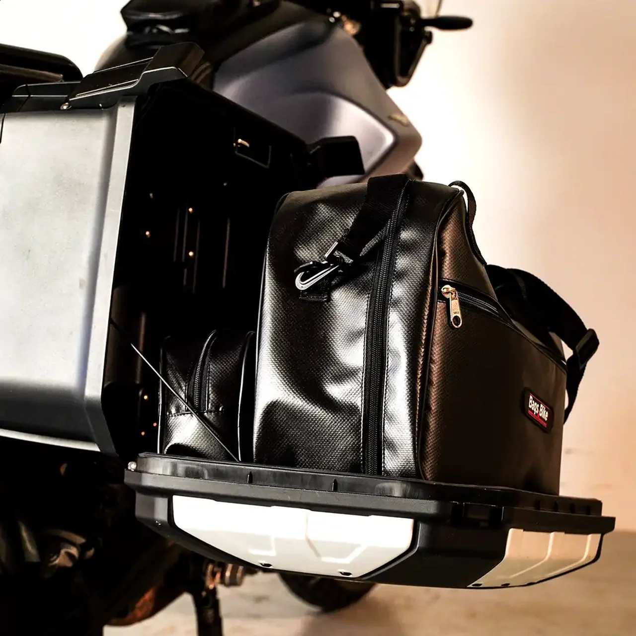 Set of four internal bags URBAN, for Moto Guzzi V85TT - Image 4