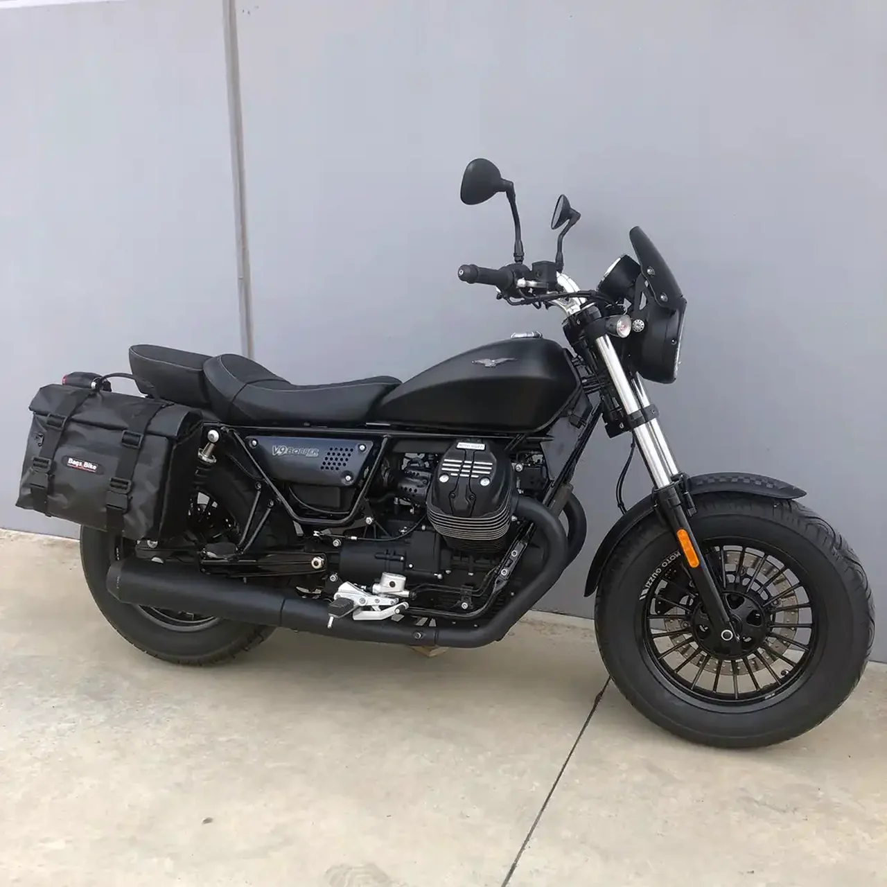 Borse laterali per Moto Guzzi Bobber, coppia di borse AMIATA - immagine 2