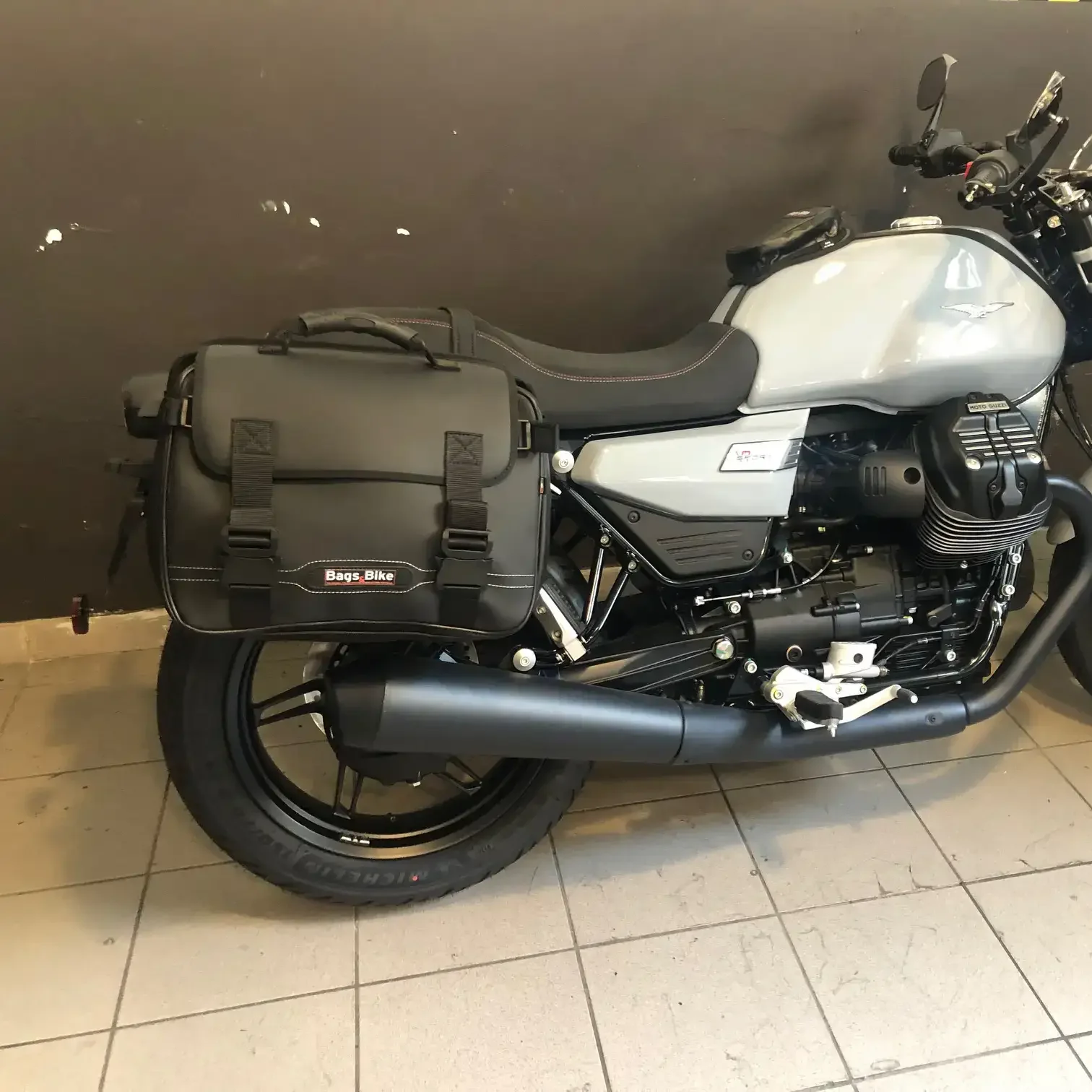 Panniers for Moto Guzzi V7 Sport, pair of AVENTUR side bags