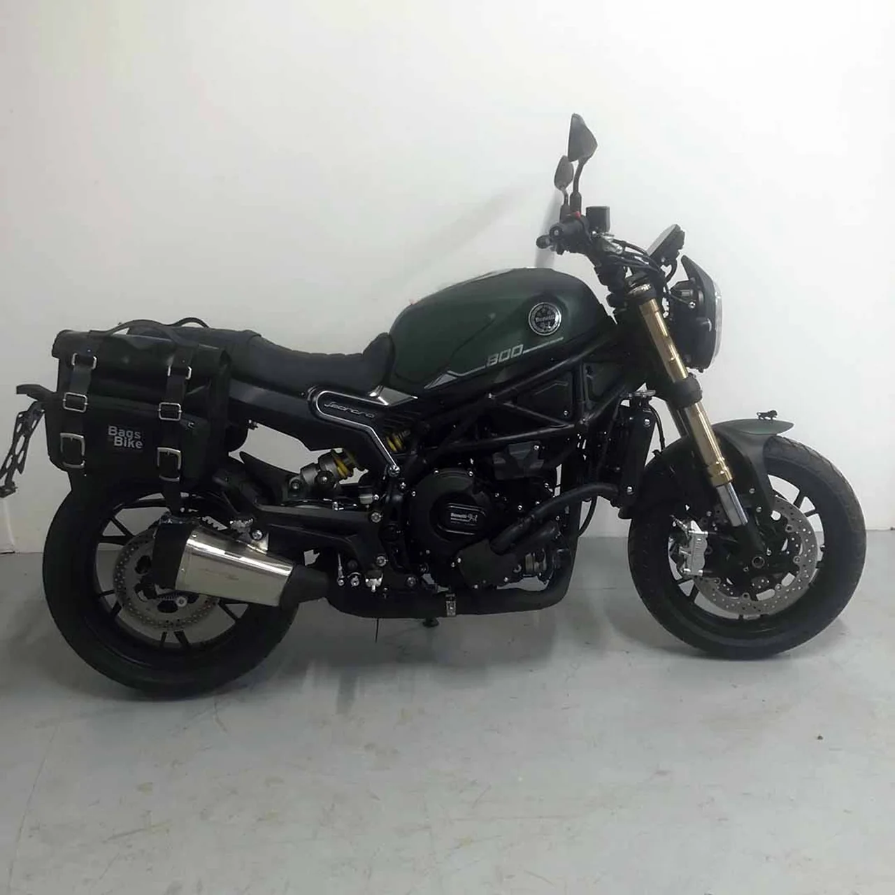 Panniers for Benelli Leoncino 800, pair of CAMION in Leather side bags - Image 3