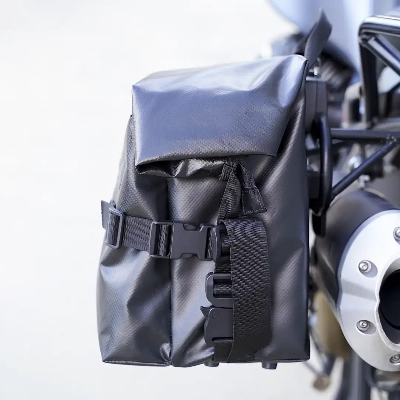 Panniers for Moto Guzzi V85TT, pair of CERVINO side bags - Image 3