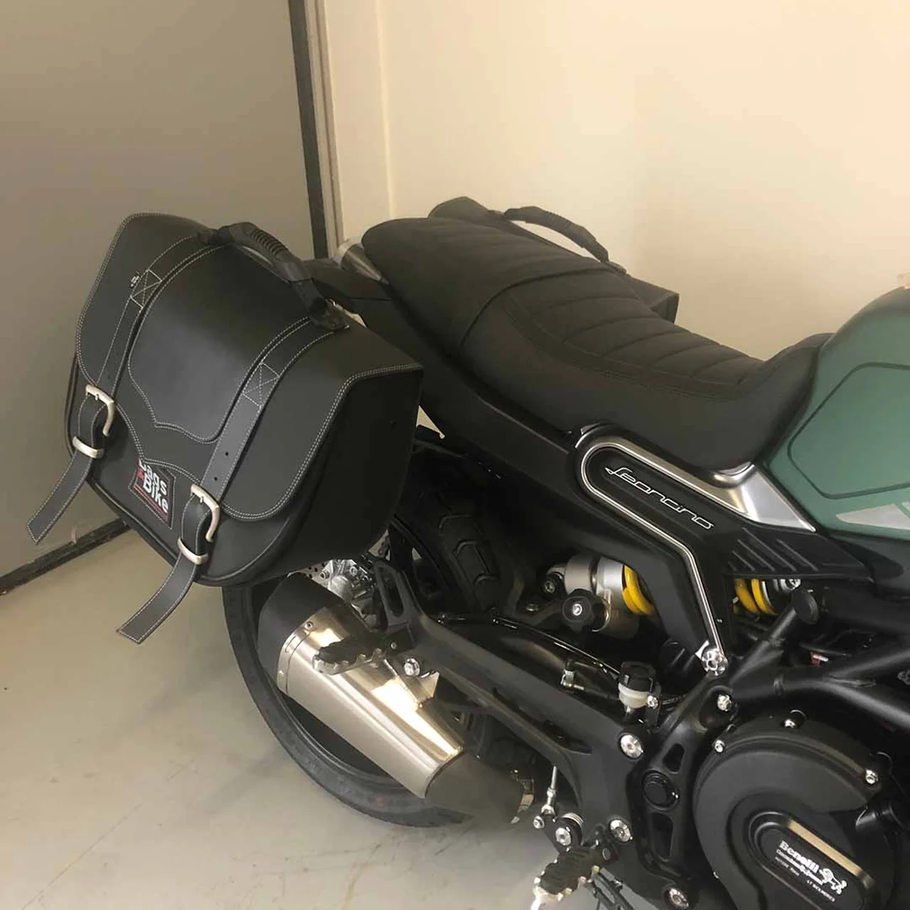 Borse laterali per Benelli Leoncino 800, coppia di borse CLASSIC in Nera - immagine 3