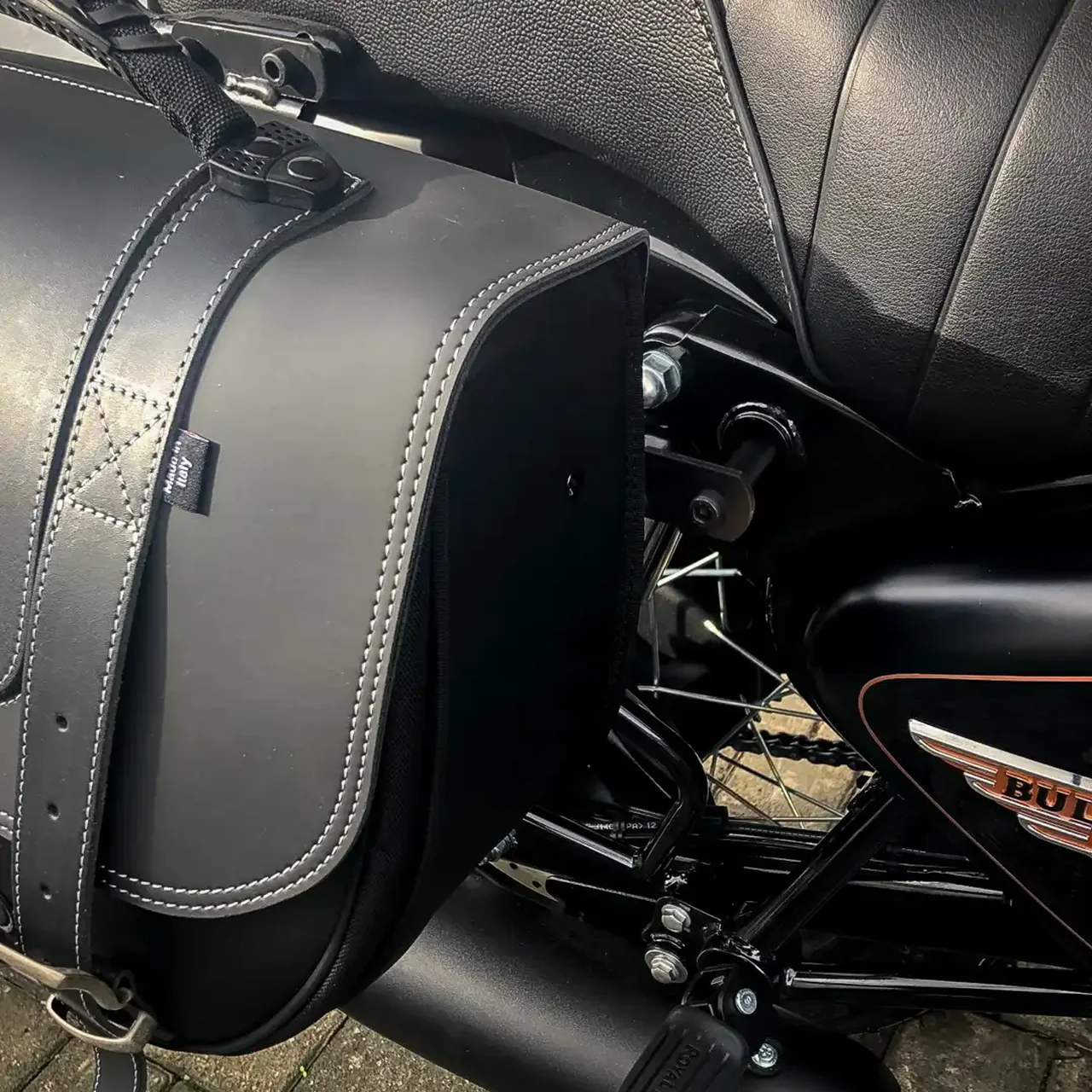 Borse laterali per Royal Enfield Bullet 350, coppia di borse CLASSIC in Nera - immagine 3