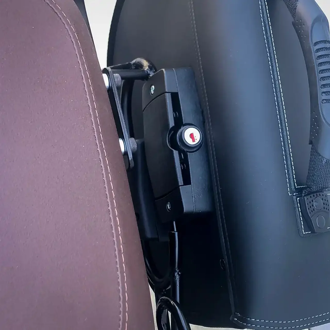 Panniers for Royal Enfield Classic 350, pair of CLASSIC in Black side bags - Image 3