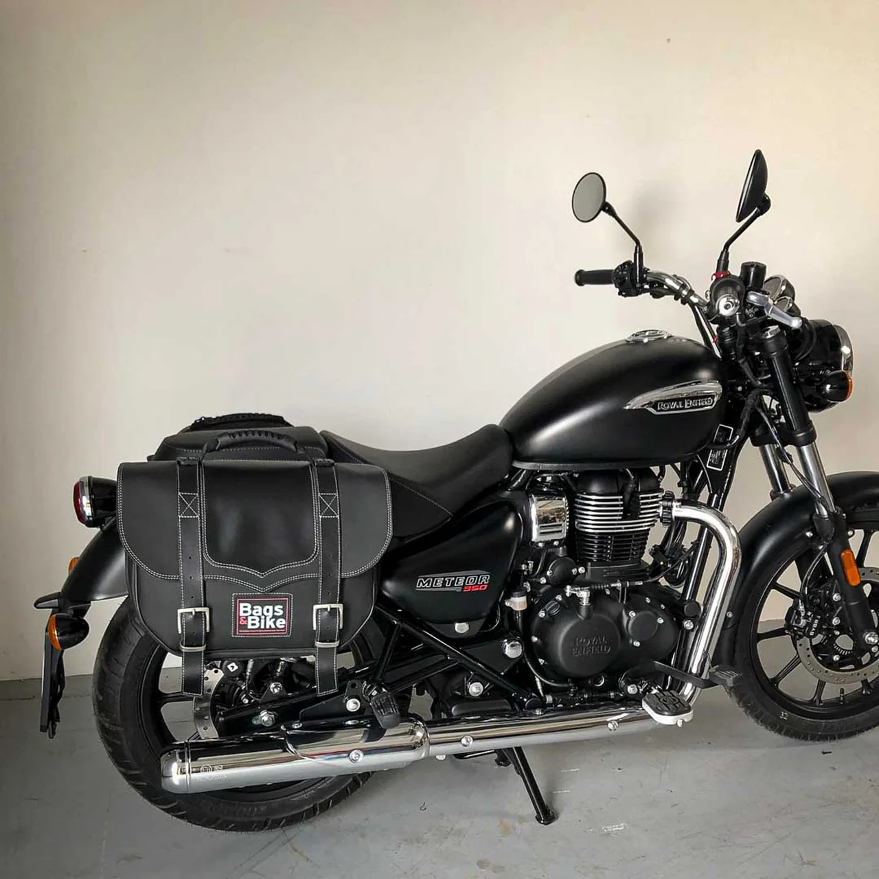 Borse laterali per Royal Enfield Meteor 350, coppia di borse CLASSIC in Nera - immagine 2