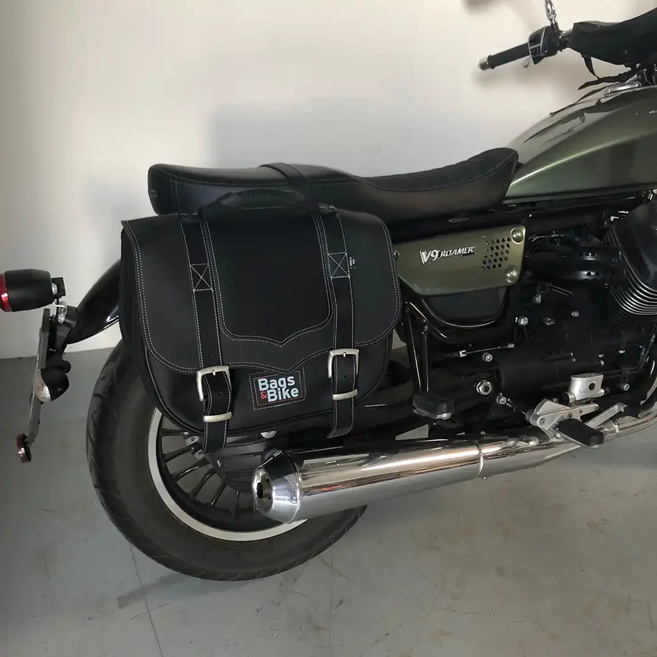 Panniers for Moto Guzzi Roamer, pair of CLASSIC in Black side bags - Image 2