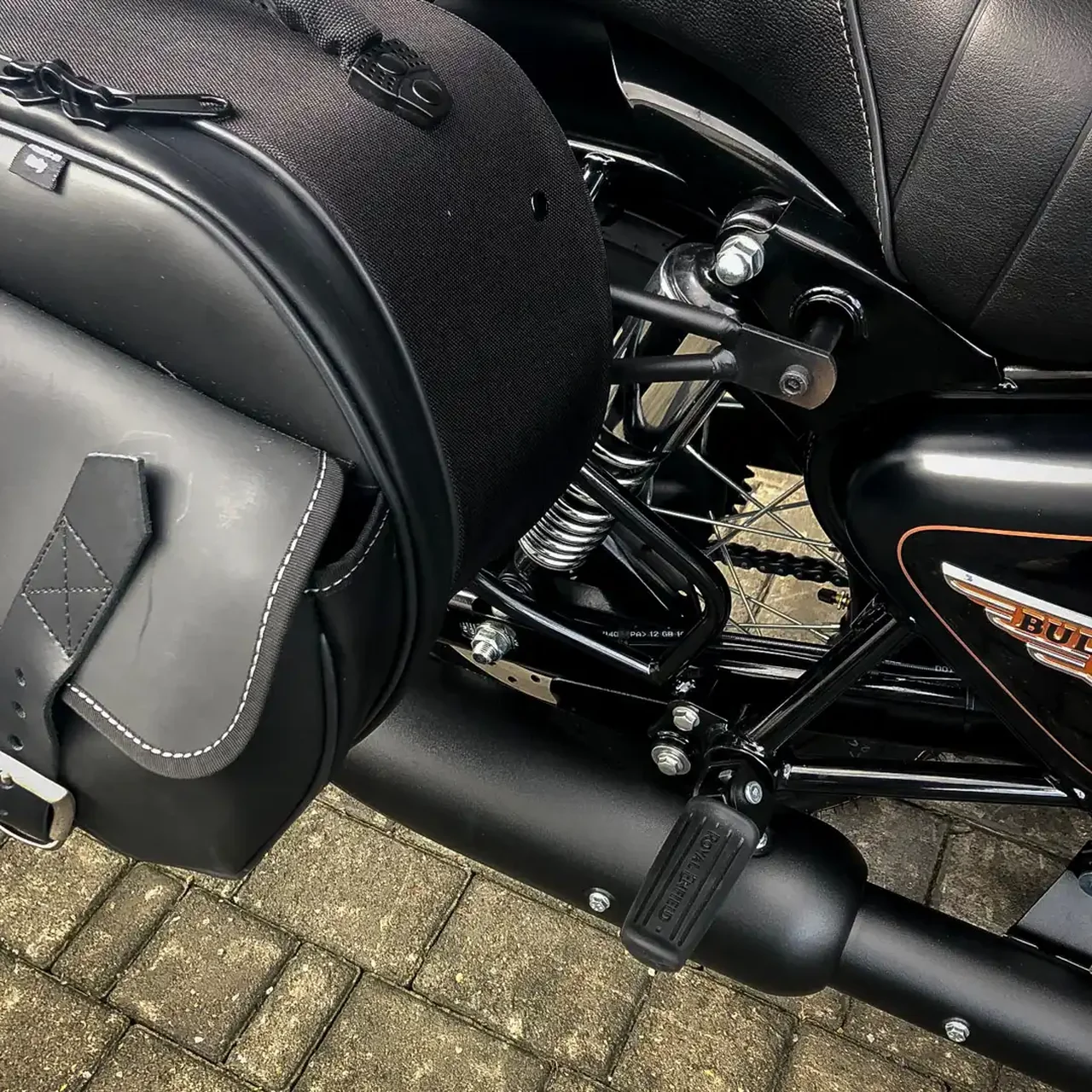 Borse laterali per Royal Enfield Bullet 350, coppia di borse EXPLORER in Nera - immagine 3