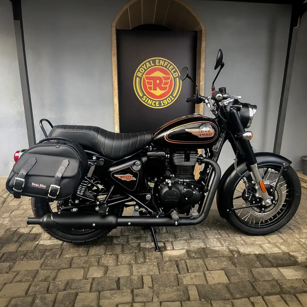 Panniers for Royal Enfield Classic 350, pair of EXPLORER in Black side bags - Image 3