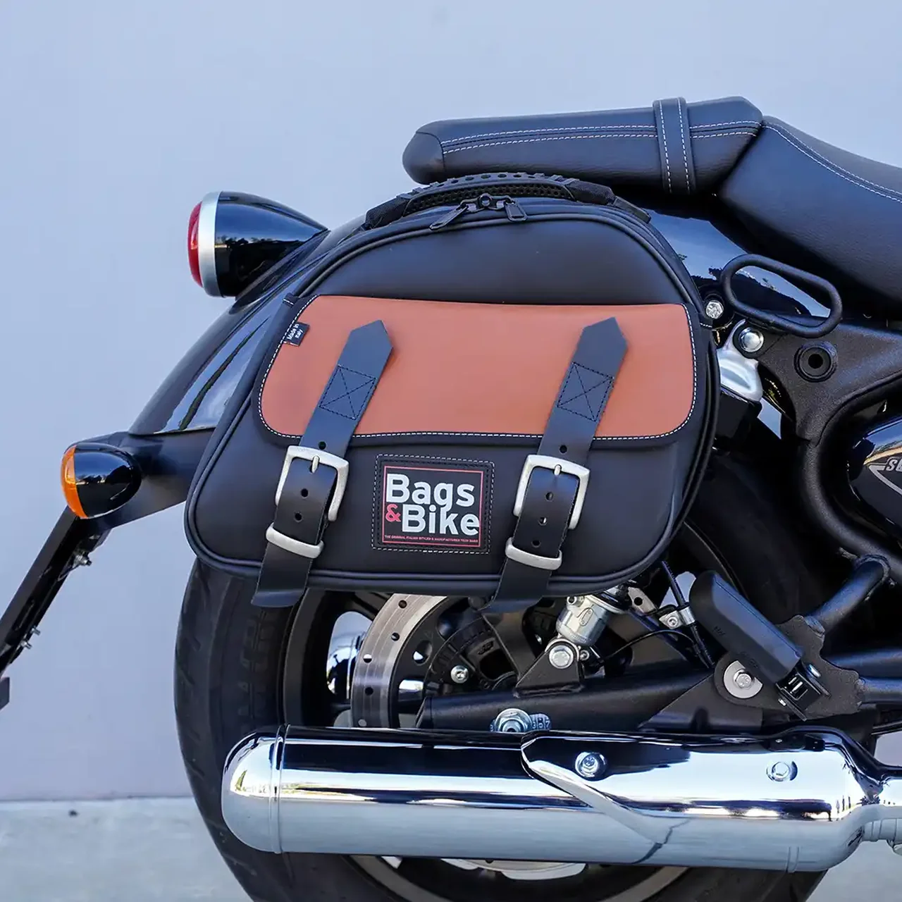 Panniers for Royal Enfield Super Meteor 650, pair of EXPLORER in Black and Leather side bags - Image 2