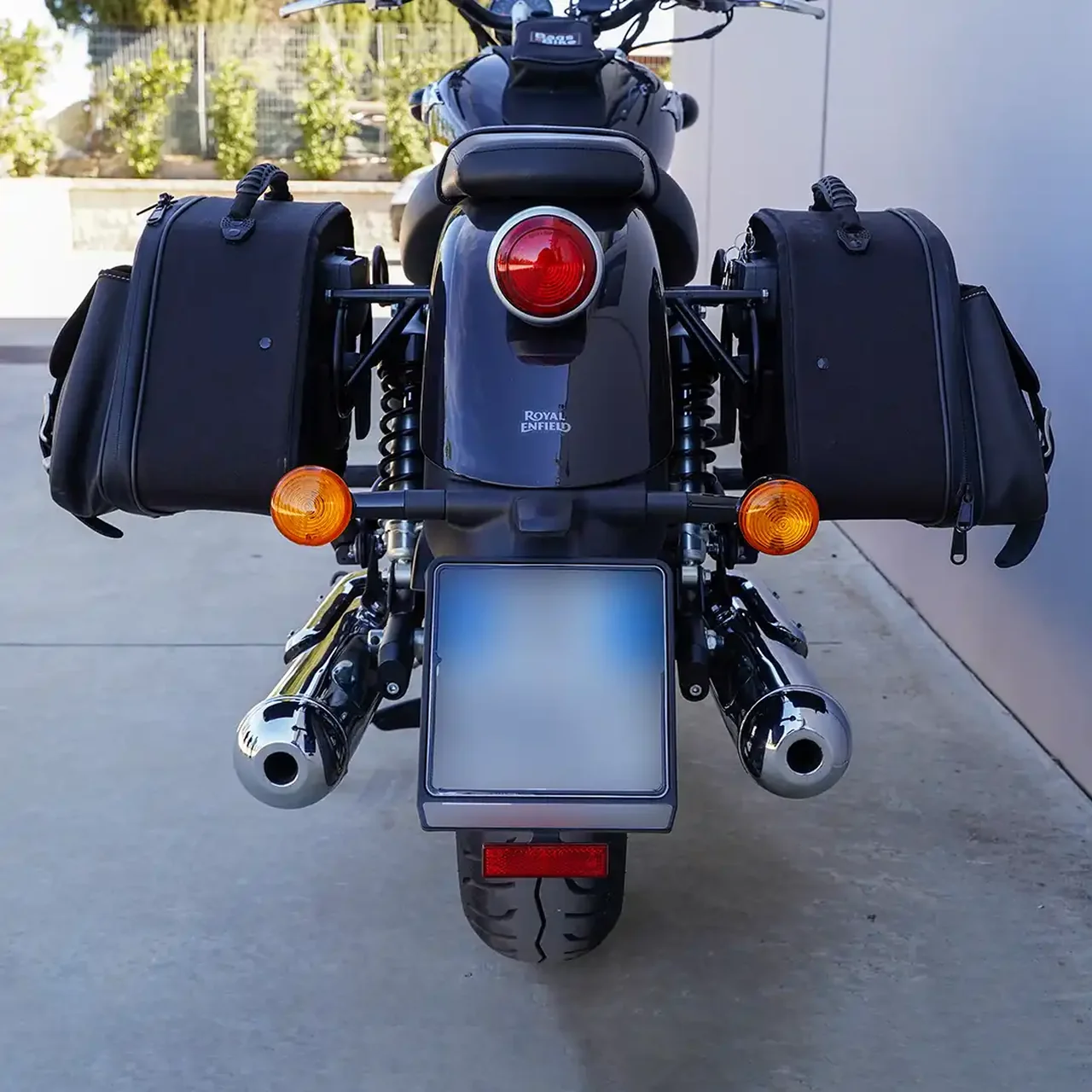 Panniers for Royal Enfield Super Meteor 650, pair of EXPLORER in Black side bags - Image 4