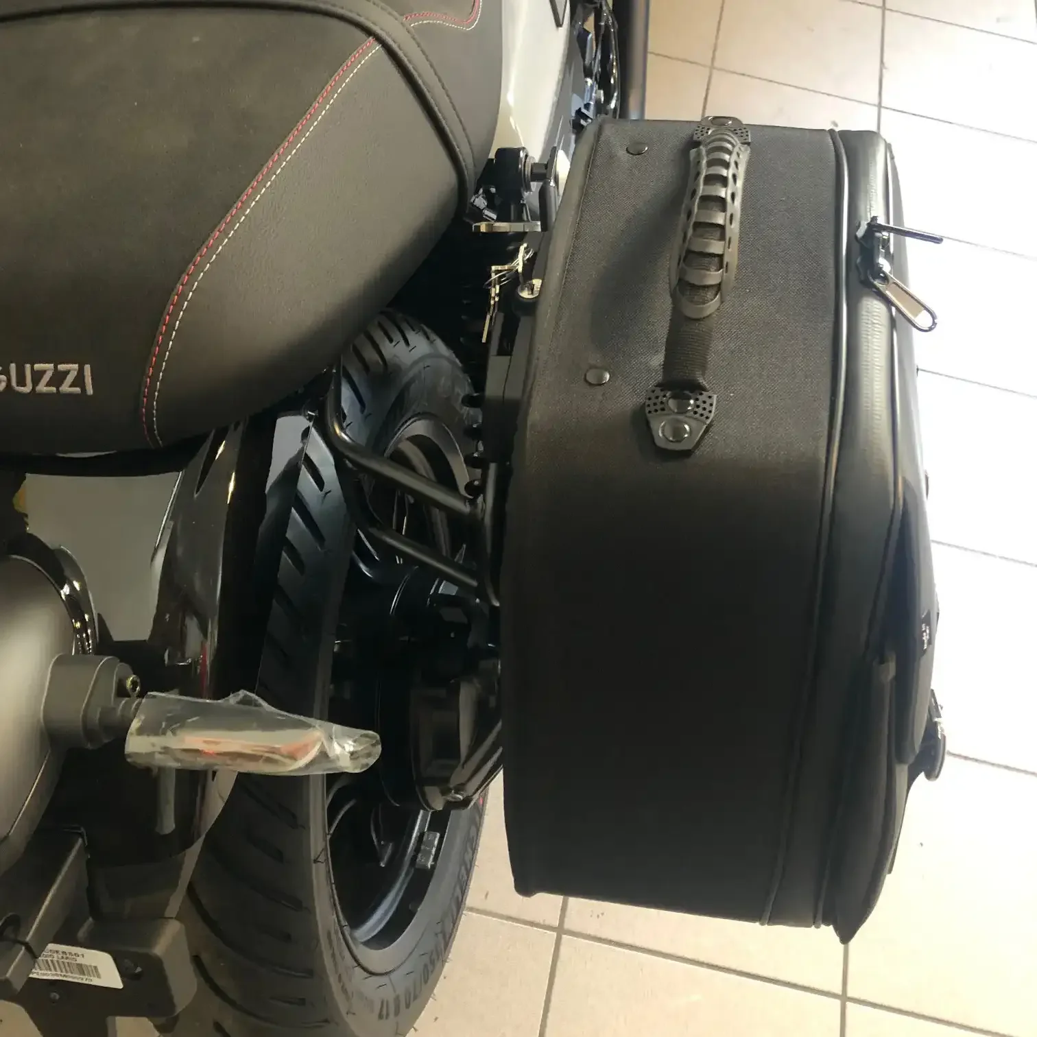 Panniers for Moto Guzzi V7 Sport, pair of EXCLUSIVE side bags - Image 2