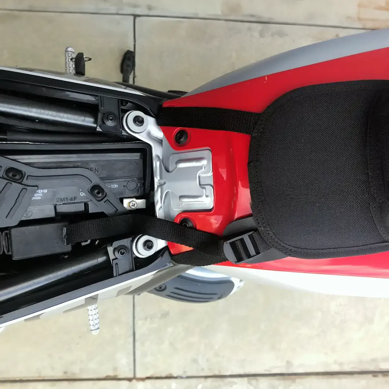 Tank bag Bags&Bike in Black, for Ducati Scrambler 800 2024 - Image 3