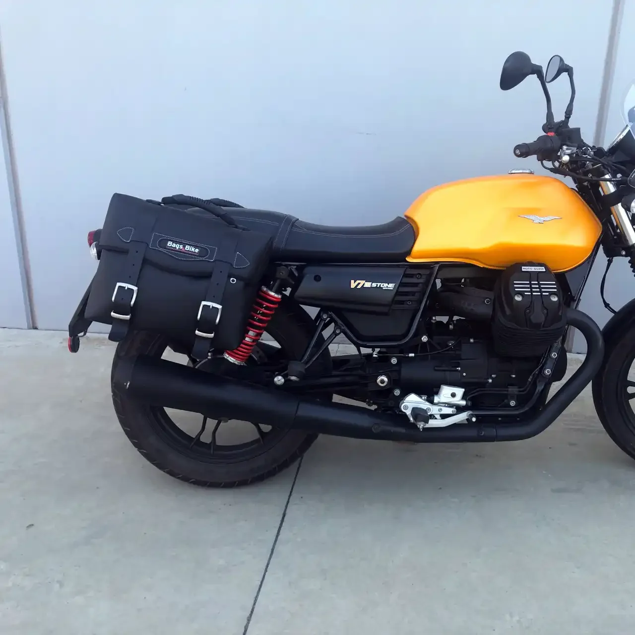 Panniers for Moto Guzzi V7 III, pair of MATRIX side bags - Image 2