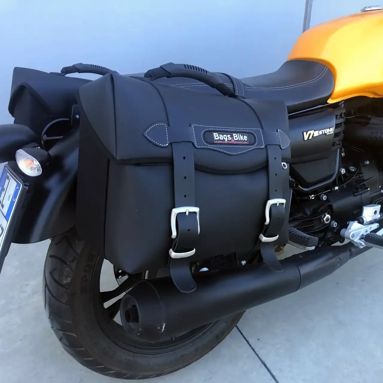 Panniers for Moto Guzzi V7 III, pair of MATRIX side bags - Image 3