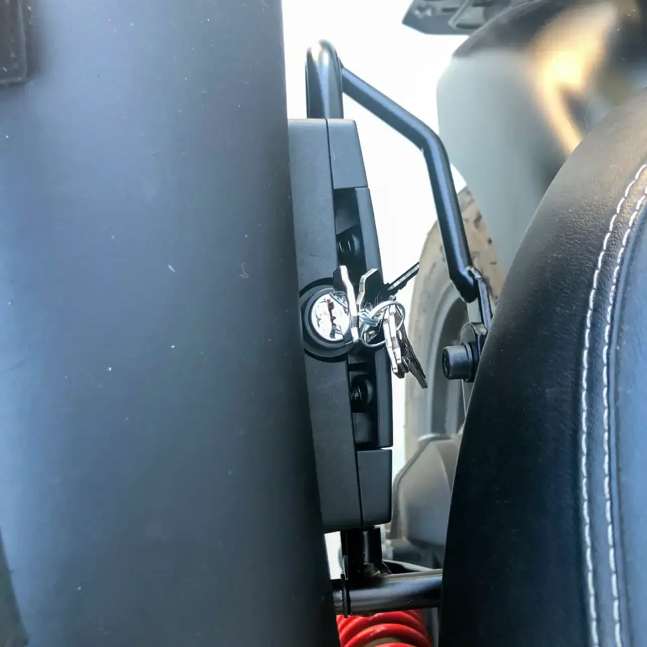 Panniers for Moto Guzzi V7 III, pair of MATRIX side bags - Image 5