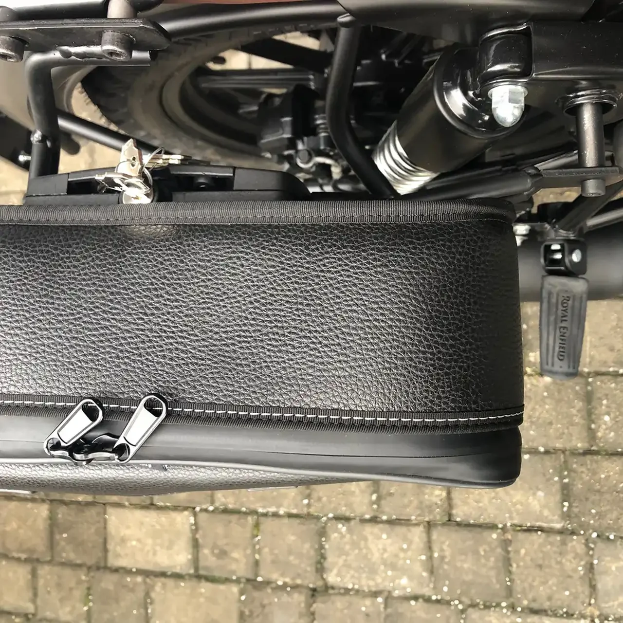 Panniers for Royal Enfield Classic 350, pair of PERFECT side bags - Image 2