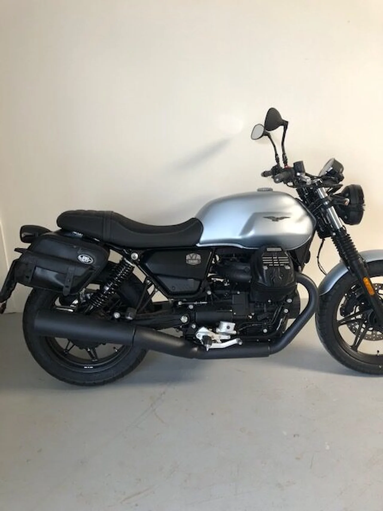 Panniers for Moto Guzzi V7 850 2021-25, pair of PERFECT side bags - Image 2