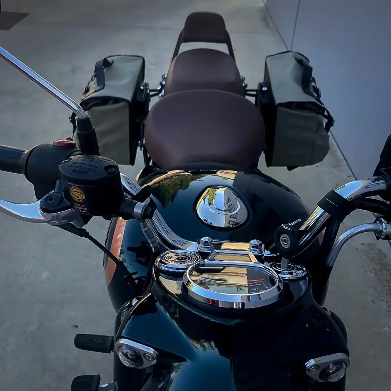 Panniers for Royal Enfield Classic 350, pair of SAHARA in Gray side bags - Image 2