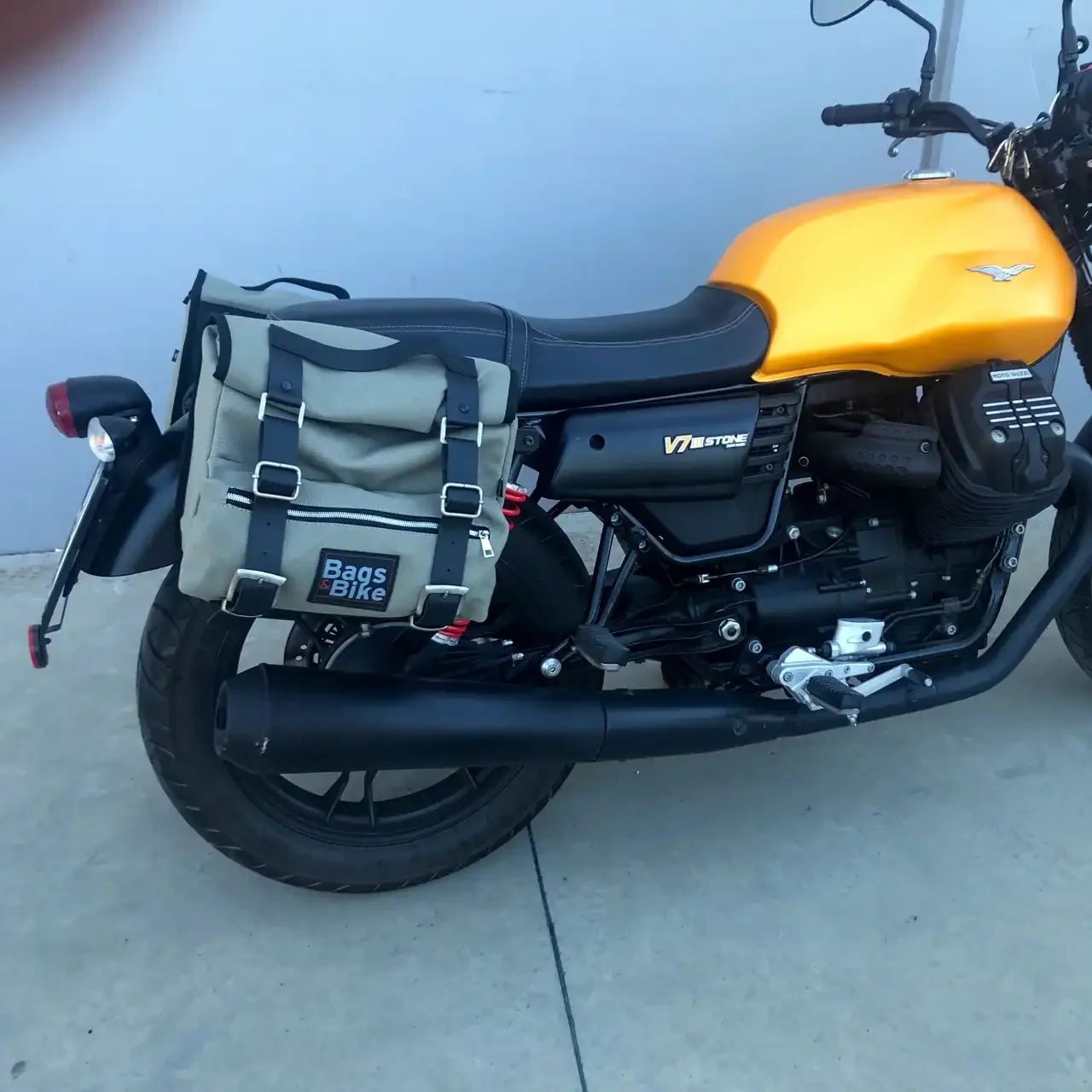 Panniers for Moto Guzzi V7 III, pair of SAHARA in Gray side bags - Image 2