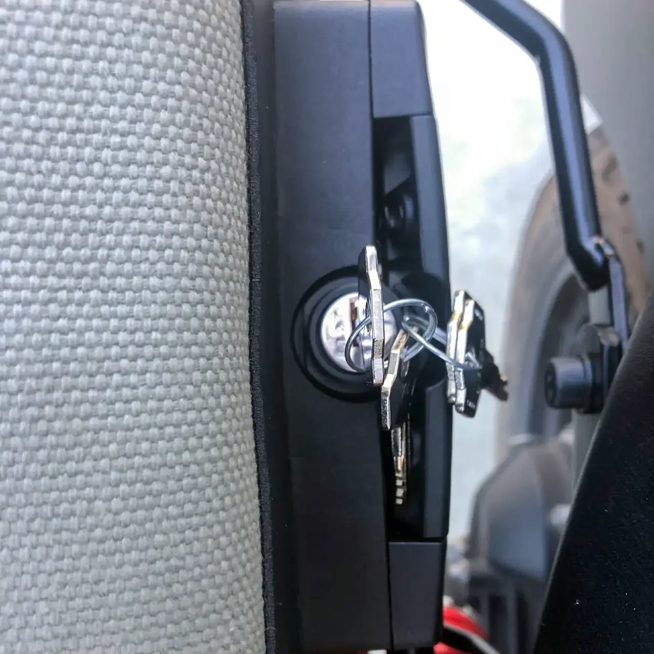 Panniers for Moto Guzzi V7 III, pair of SAHARA in Gray side bags - Image 4