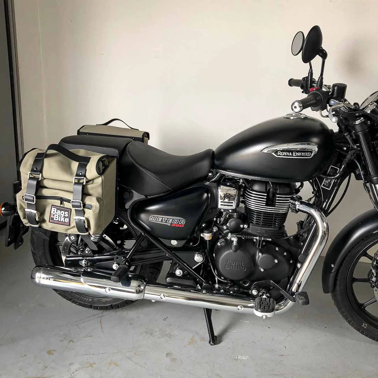 Panniers for Royal Enfield Meteor 350, pair of SAHARA in Gray side bags - Image 4