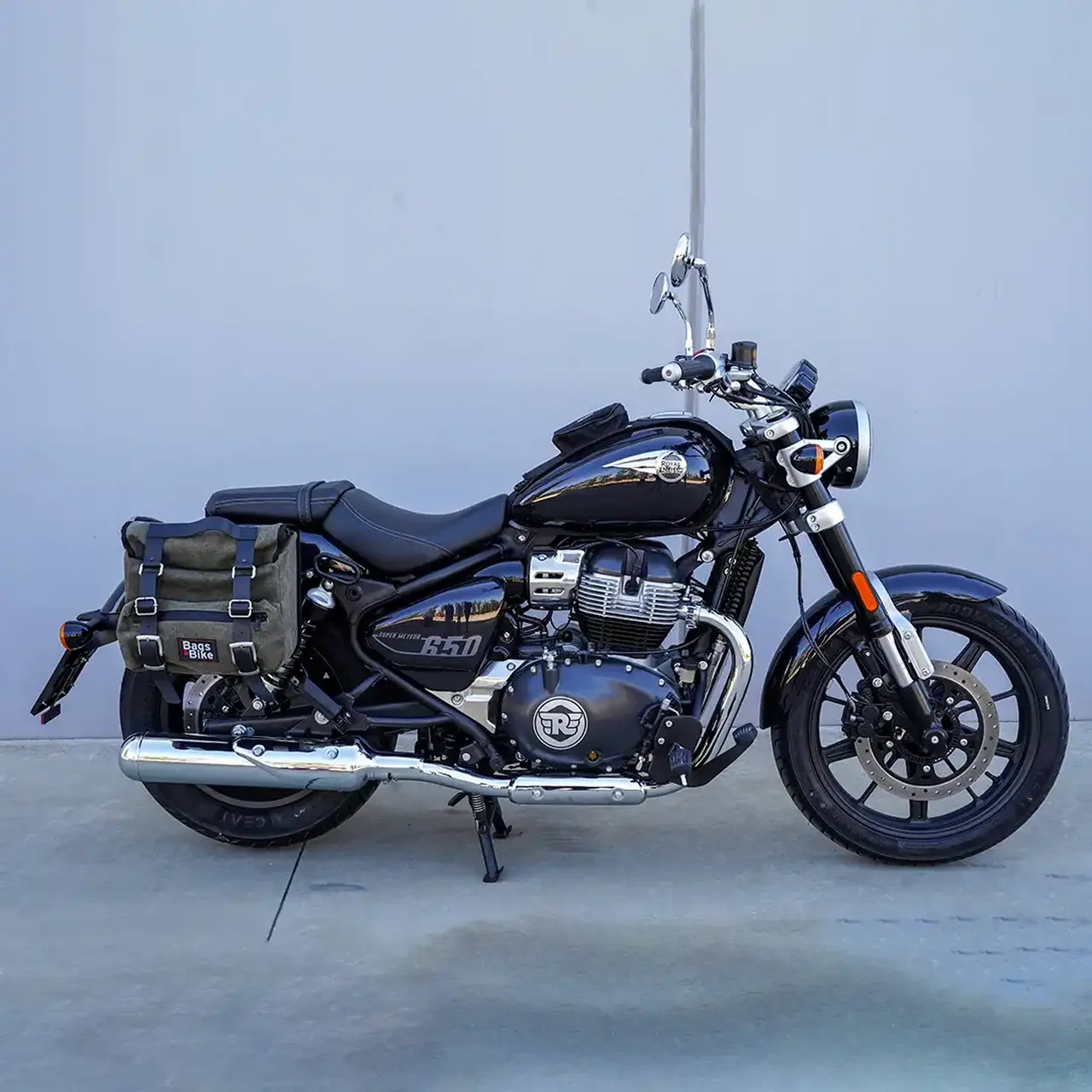 Panniers for Royal Enfield Super Meteor 650, pair of SAHARA in Green side bags