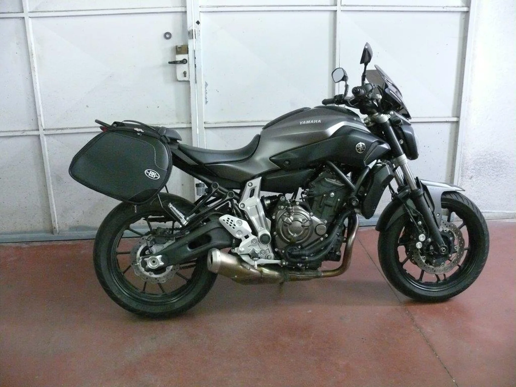 Panniers for Yamaha MT07, pair of SCRAMBLER side bags - Image 5