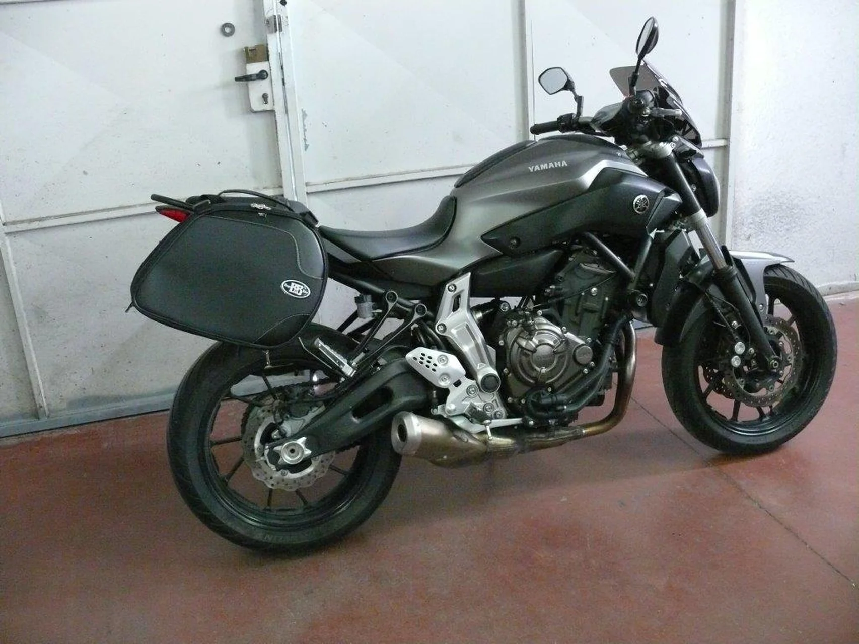 Panniers for Yamaha MT07, pair of SCRAMBLER side bags - Image 6