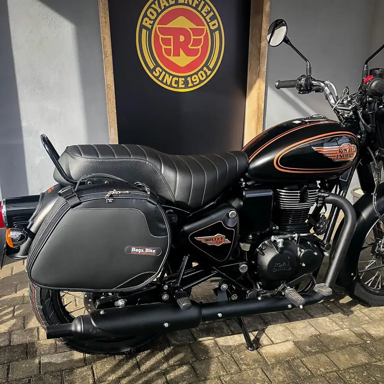 Panniers for Royal Enfield Bullet 350, pair of SCRAMBLER side bags - Image 3