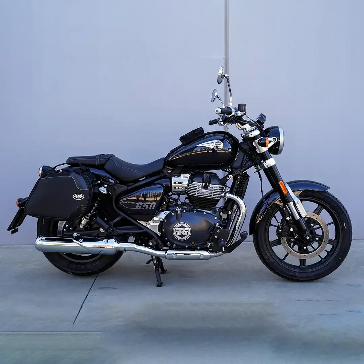 Panniers for Royal Enfield Super Meteor 650, pair of SCRAMBLER side bags