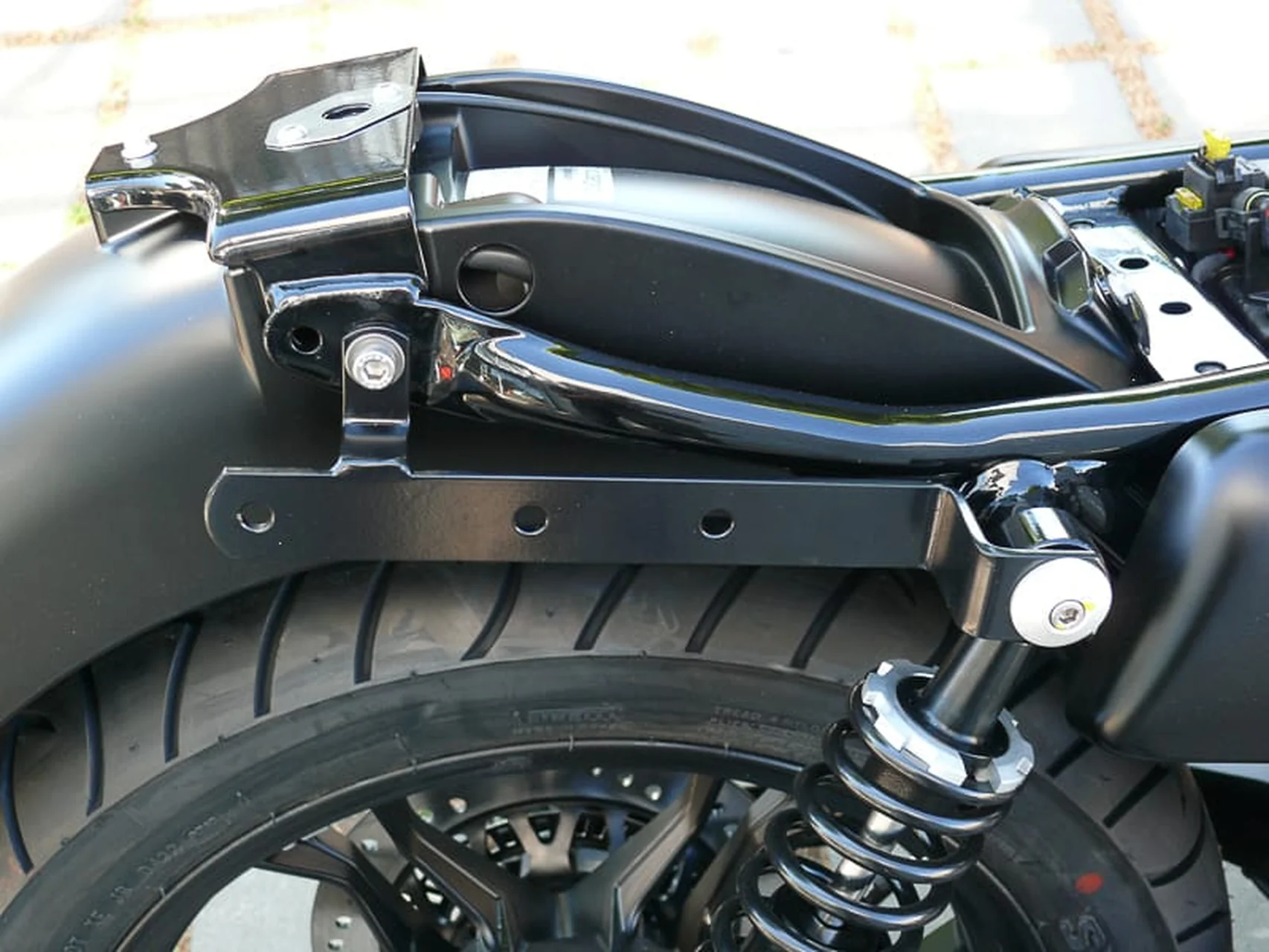 Pair of multifunction brackets Bags&Bike, for Moto Guzzi V7 III