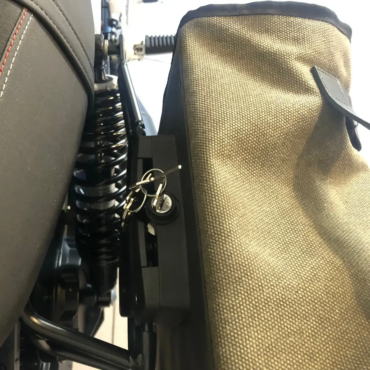 Panniers for Moto Guzzi V7 Sport, pair of SAHARA in Green side bags - Image 4