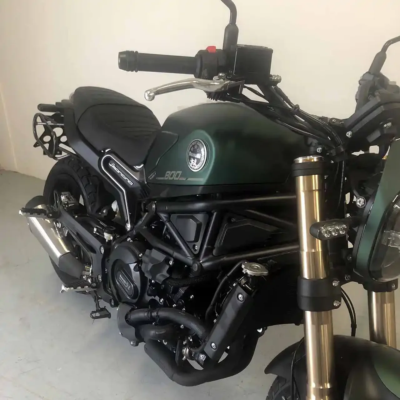 Pair of frames Bags&Bike, for Benelli Leoncino 800 - Image 4