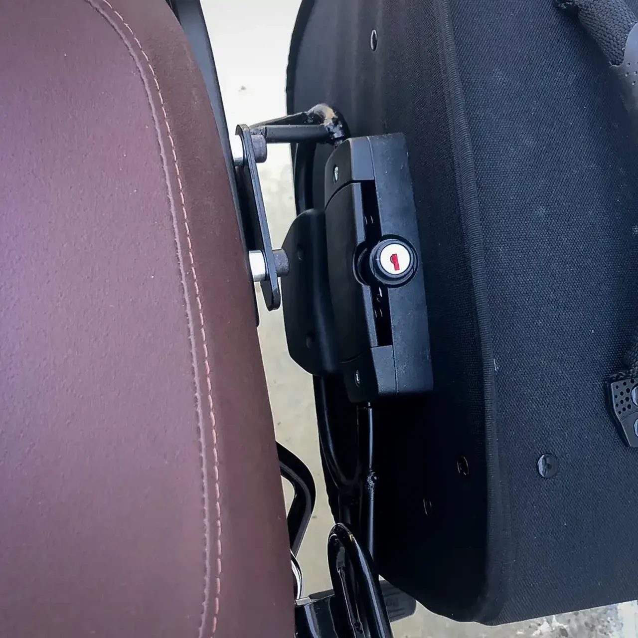 Panniers for Royal Enfield Classic 350, pair of TRAVEL side bags - Image 3